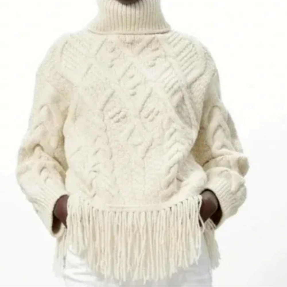 Women’s Zara turtleneck sweater with fringe